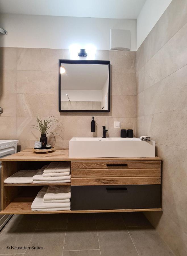 St Antoni Suite2 Stilvolle Ferienwohnung Mit Parkplatz In Айзенштадт Экстерьер фото